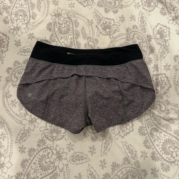 Lululemon Speed Up Low-Rise Shorts - Picture 3 of 6